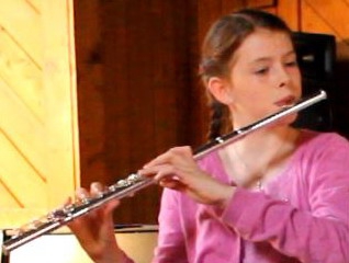 Johanna mit Flöte