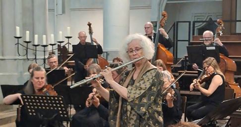 Kathleen Baker spielt mit dem Symphonie-Orchester Bergisch Gladbach